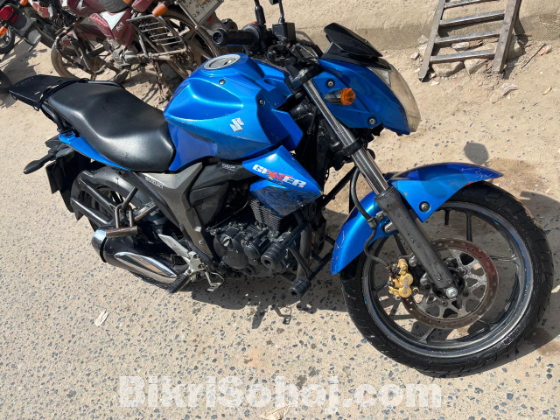 Gixxer Monotone 2017
